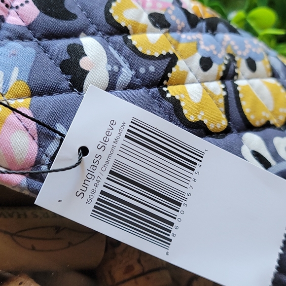 Vera Bradley Sunglass Sleeve - Picture 2 of 4